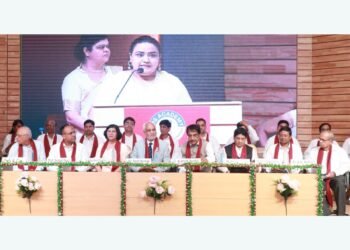 “IPS Academy Indore Hosts Graduation Ceremony; Students Felicitated with Academic Excellence Awards”