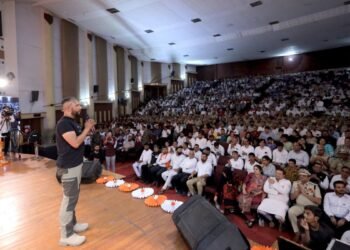 The Real Diamonds of Surat are its People – Col. Rajeev Bharwan