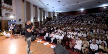 The Real Diamonds of Surat are its People – Col. Rajeev Bharwan